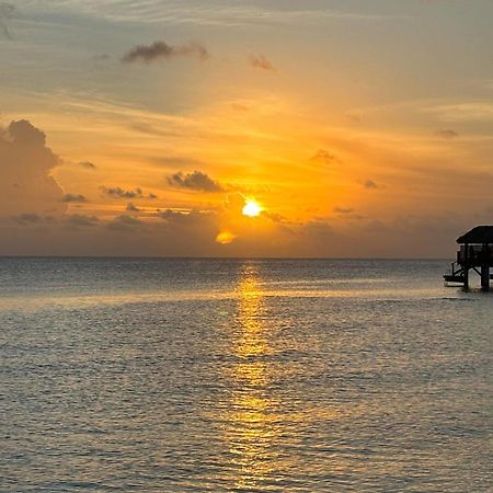 Kahaia Lodge Avatoru Kültér fotó
